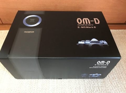 OM-D E-M5 mark3の箱